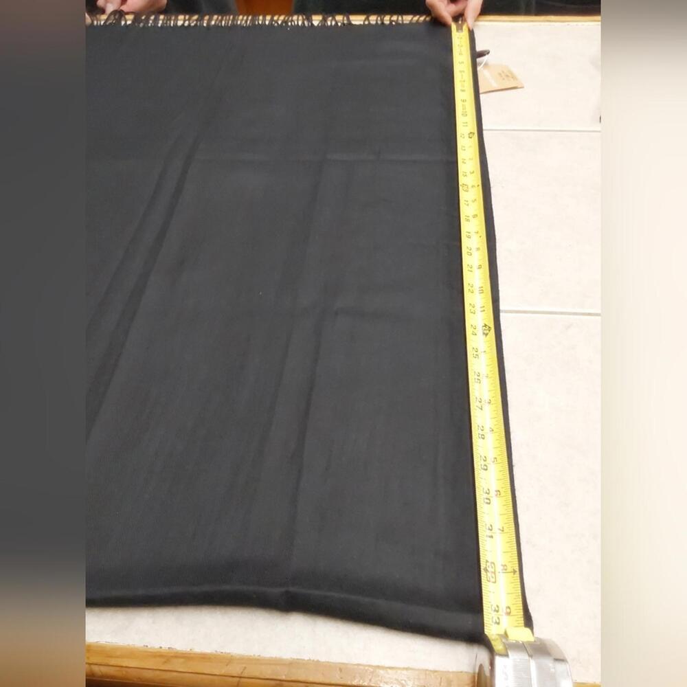Just Cozy Black 27" x 68" scarf with 3" tassels NWT - Picture 10 of 12